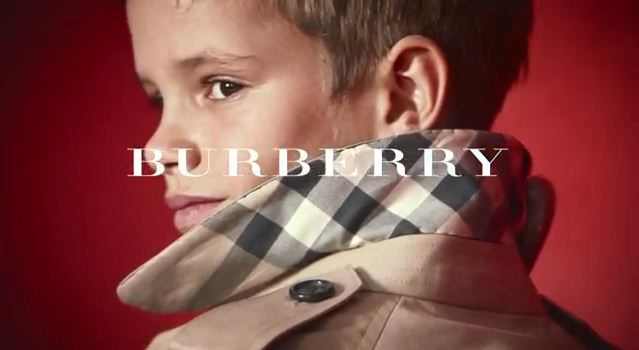 Filho de David Beckham estrela campanha da Burberry Verão 2013