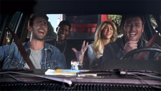 Adam Levine, Blake Shelton, Usher e Shakira gravam vídeo cantando “Total Eclipse of The Heart”