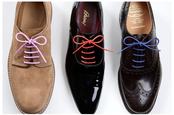 Tendência Masculina: Cadarços coloridos nos sapatos sociais